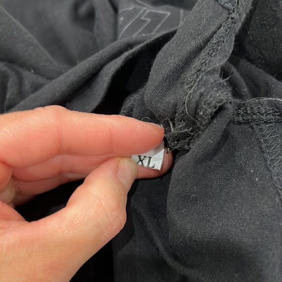 Hooded long sleeve tee - Picture 3 of 3